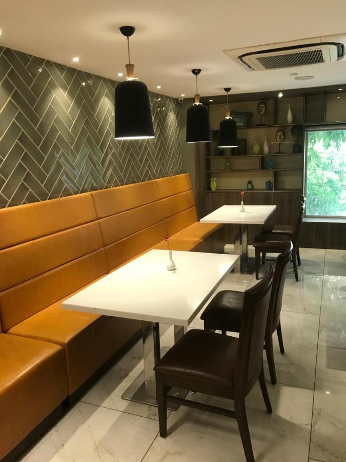 Hotel Southern Дели Экстерьер фото