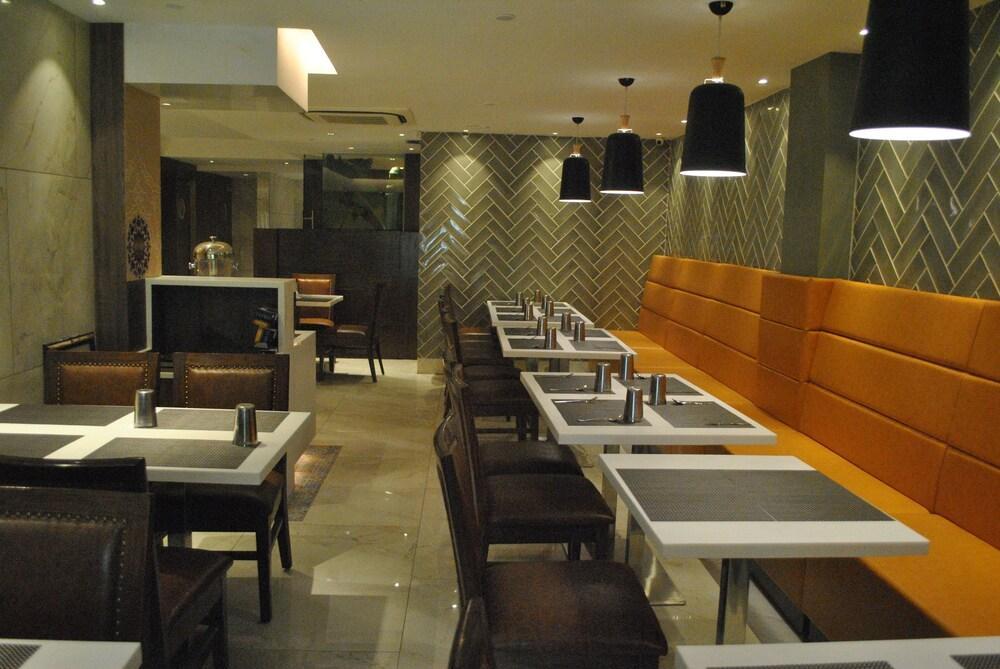 Hotel Southern Дели Экстерьер фото