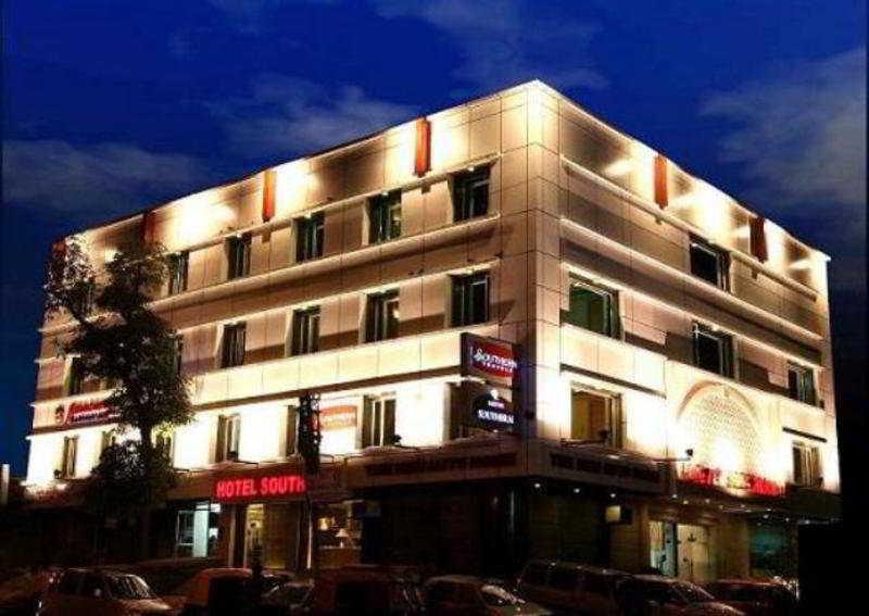 Hotel Southern Дели Экстерьер фото