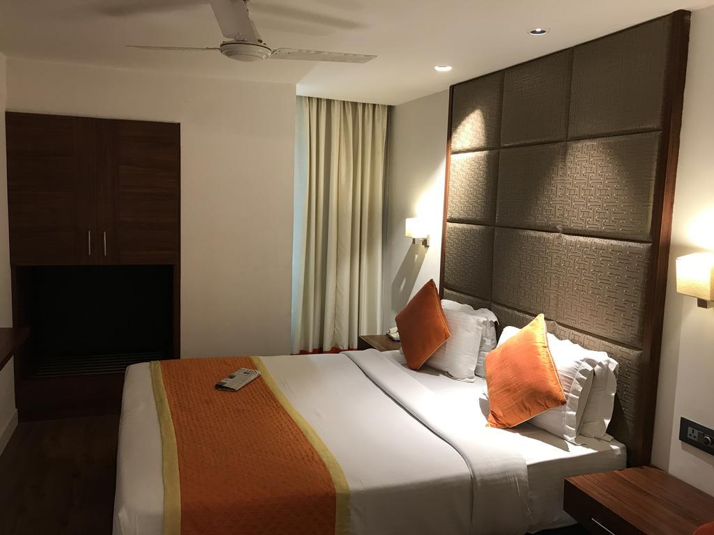 Hotel Southern Дели Экстерьер фото