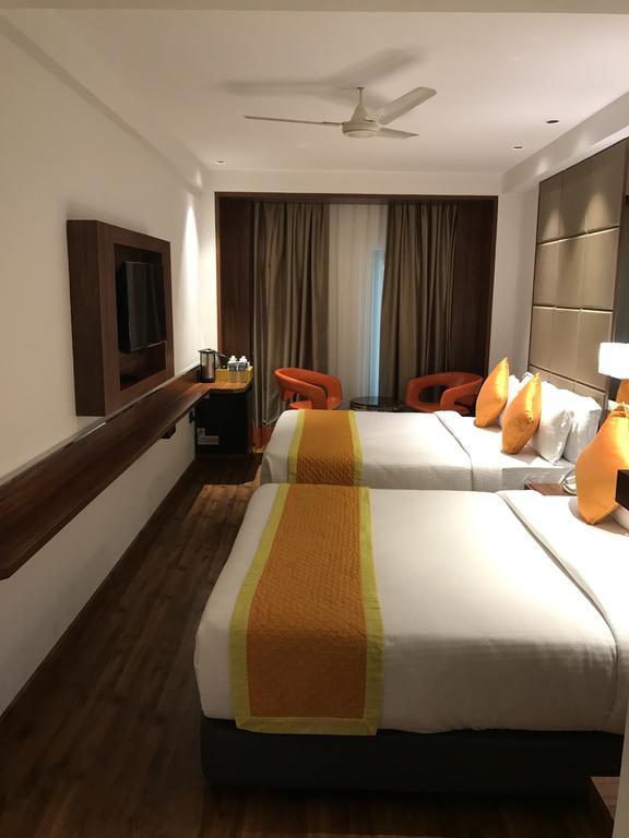 Hotel Southern Дели Экстерьер фото
