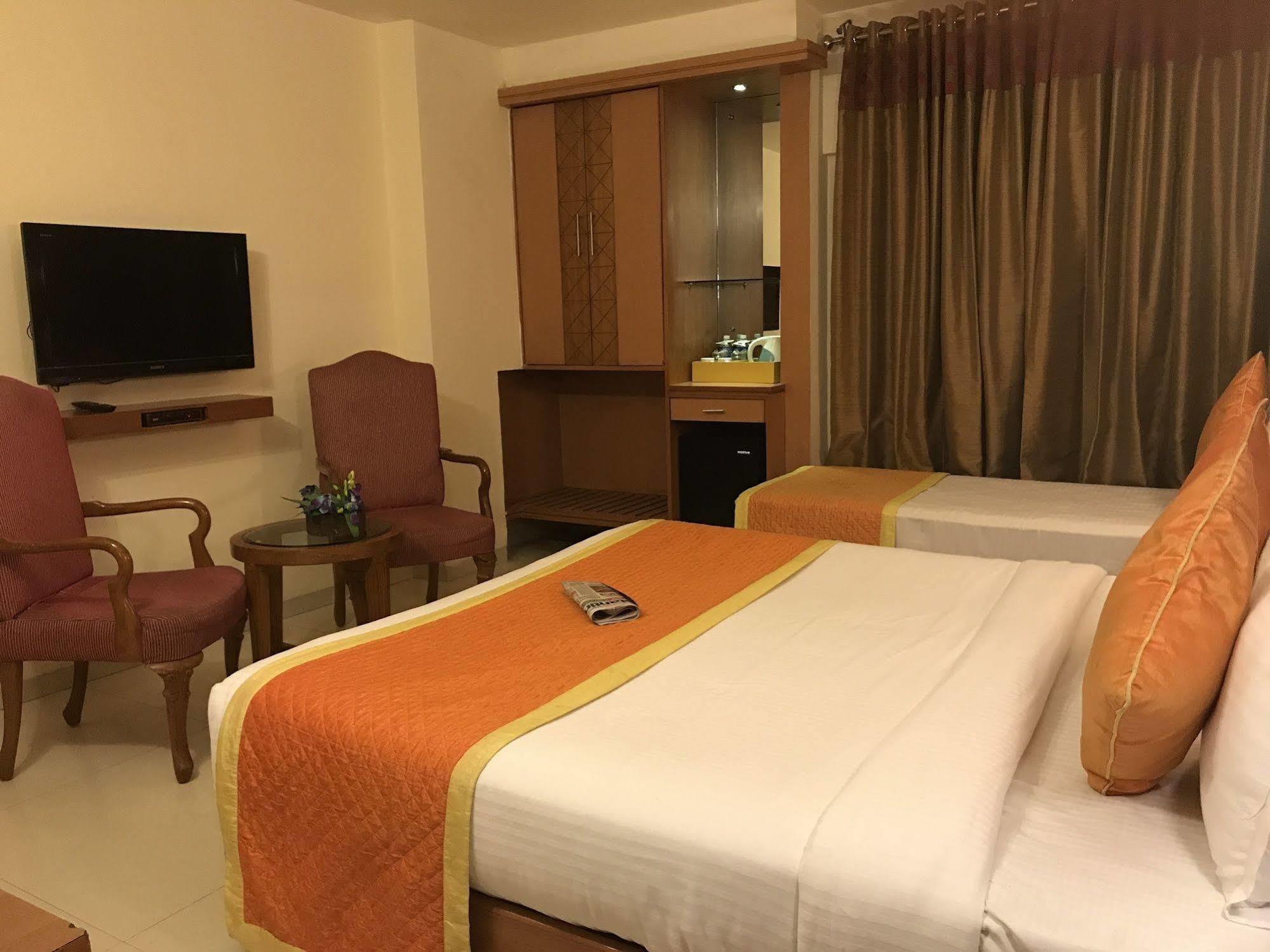 Hotel Southern Дели Экстерьер фото